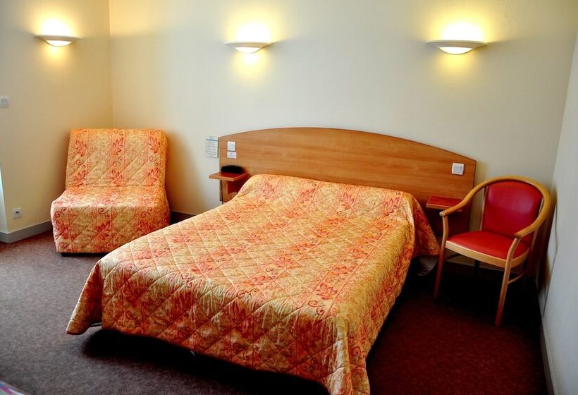 Семейный Номер, Logis Hotel Beauséjour