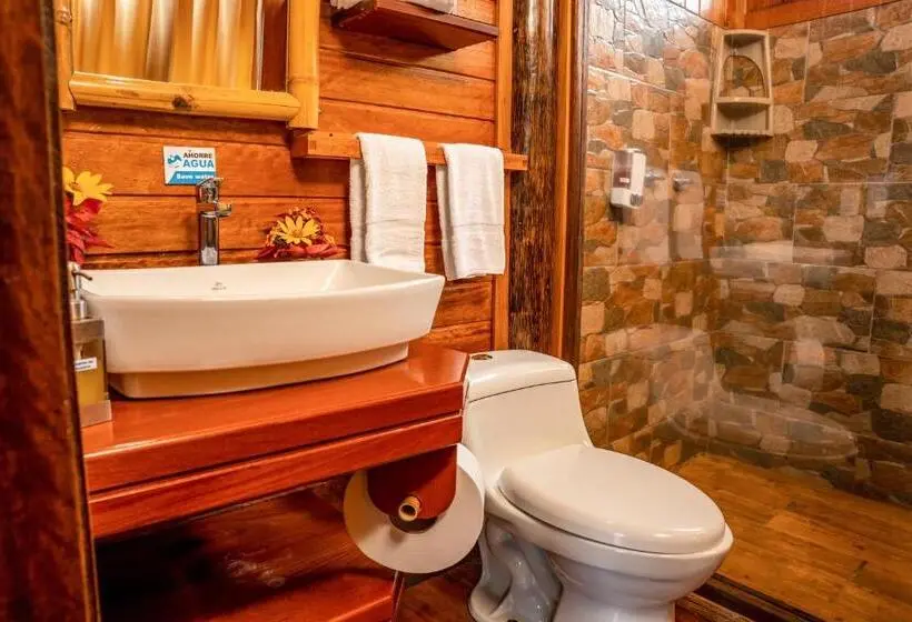 スタンダードルーム, Heimatlos Amazon Lodge