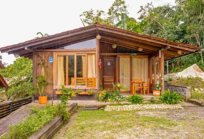 スタンダードトリプルルーム, Heimatlos Amazon Lodge