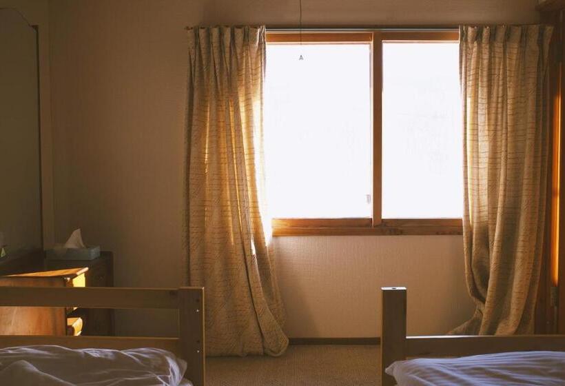 غرفة عائلية مطلّة علي الجبل, Margo S Garden Farmstay, Kiroro