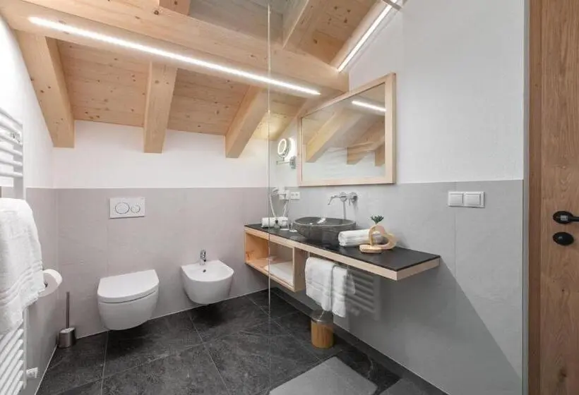 Sviitti Poreallas, Naturhotel Runa