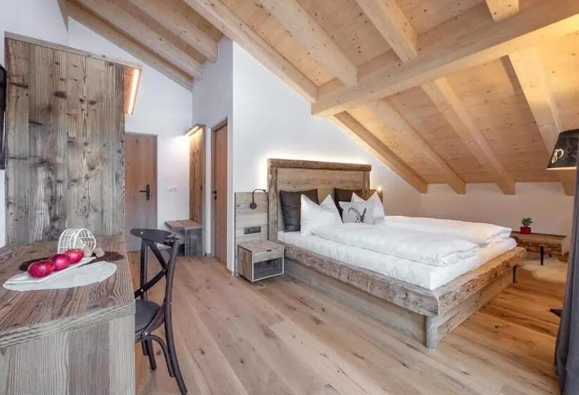 Deluxe-huone Parveke, Naturhotel Runa