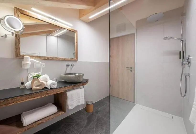 Deluxe-huone Parveke, Naturhotel Runa