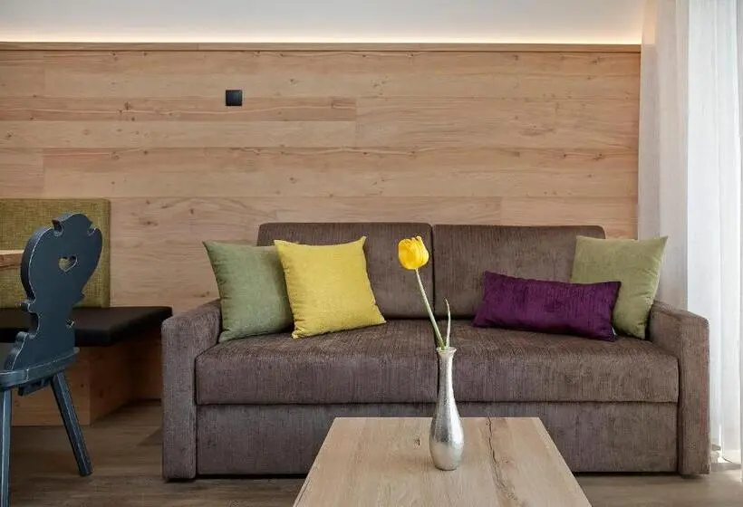 Standard Neljän Hengen Huone Parveke, Appartement Hotel Anthea