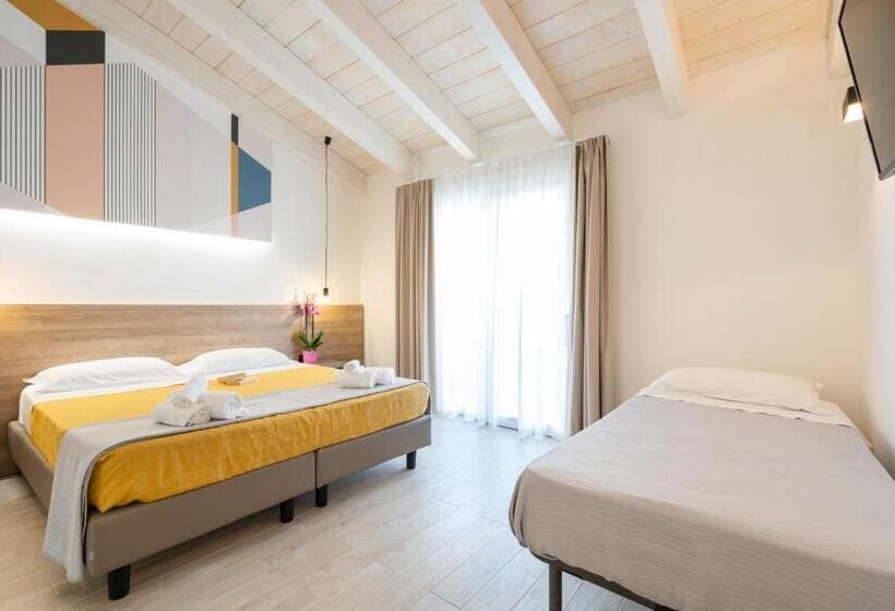 Трехместный Номер Deluxe, Horizon Hotel Badesi