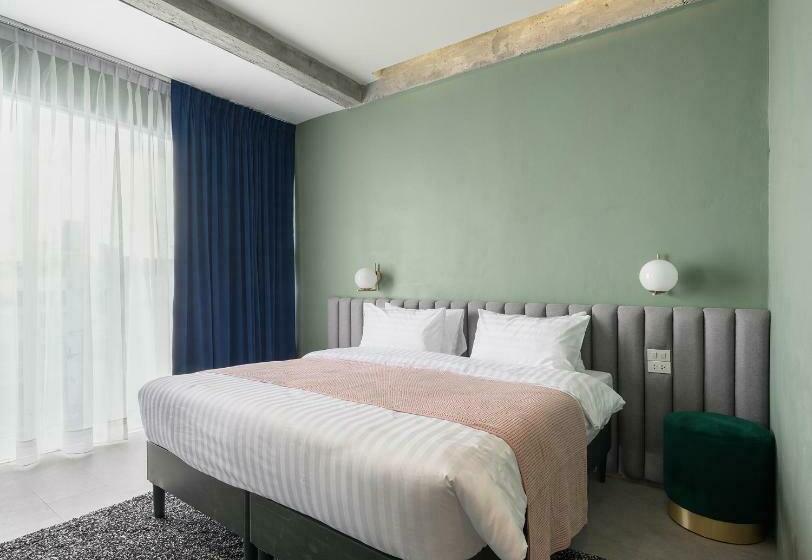 اتاق لوکس با تخت بزرگ, Hostel Our Nomad