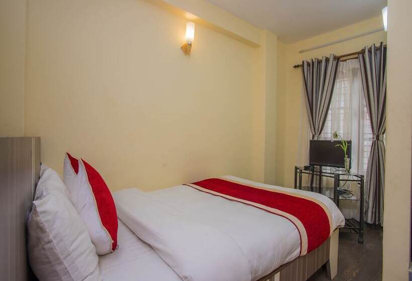 اتاق لوکس, Oyo 297 Hotel Aayam