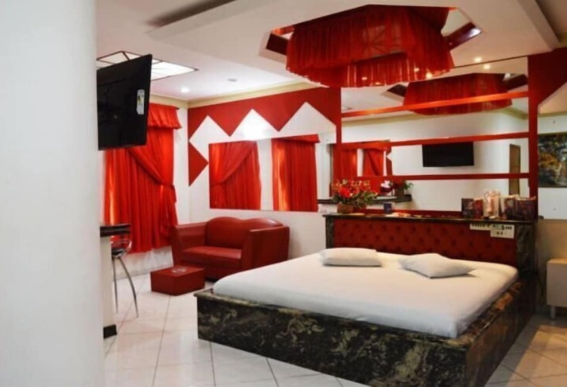 סוויטה דלוקס, Dlirium Motel