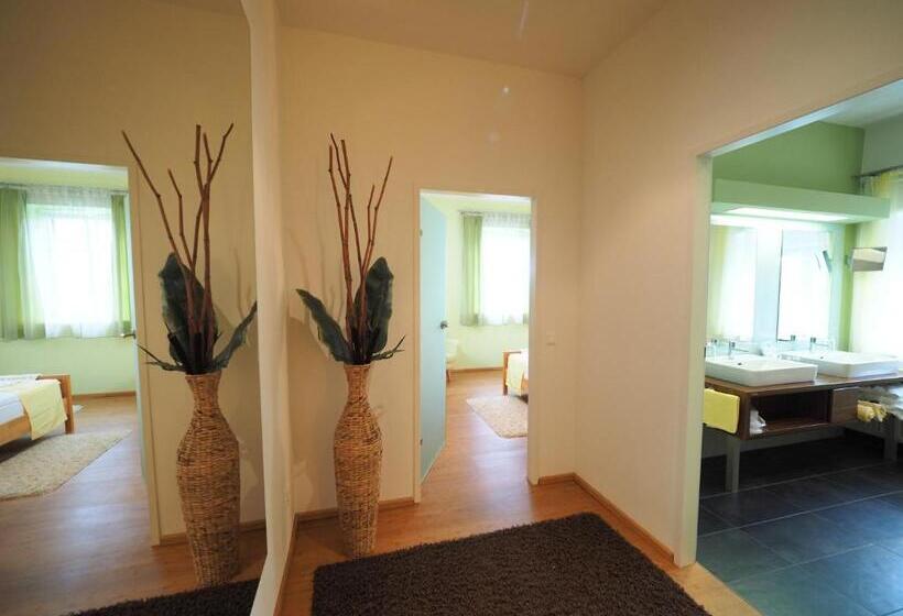 דירת חדר עם טרסה, Die Residenz