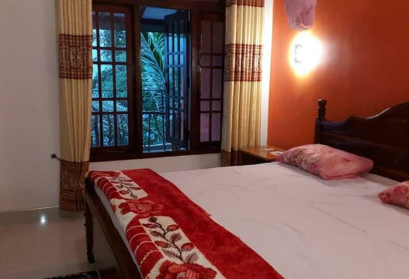 Familienzimmer, Induwara Guest