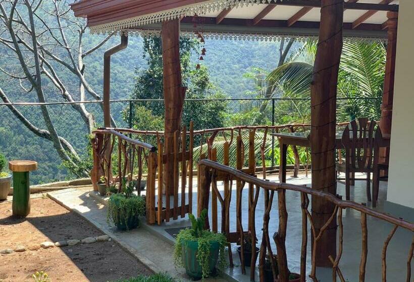 Familienzimmer, Induwara Guest