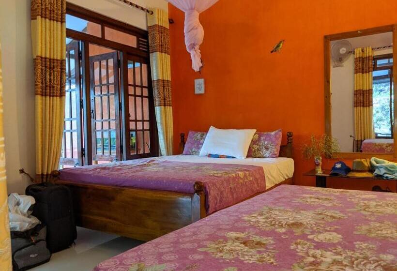 Familienzimmer, Induwara Guest