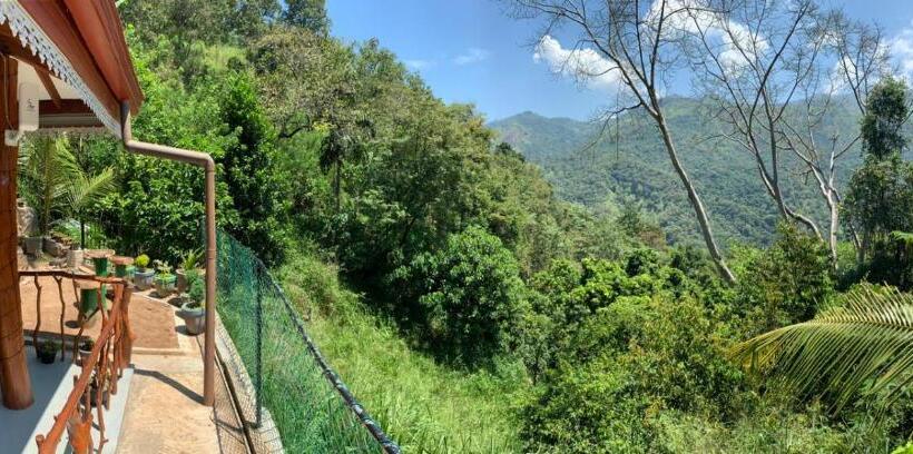 Familienzimmer, Induwara Guest