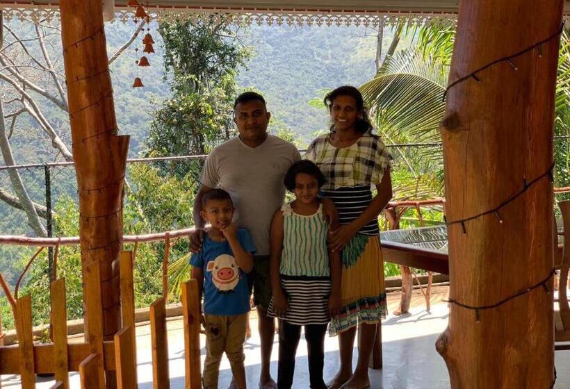 Familienzimmer, Induwara Guest