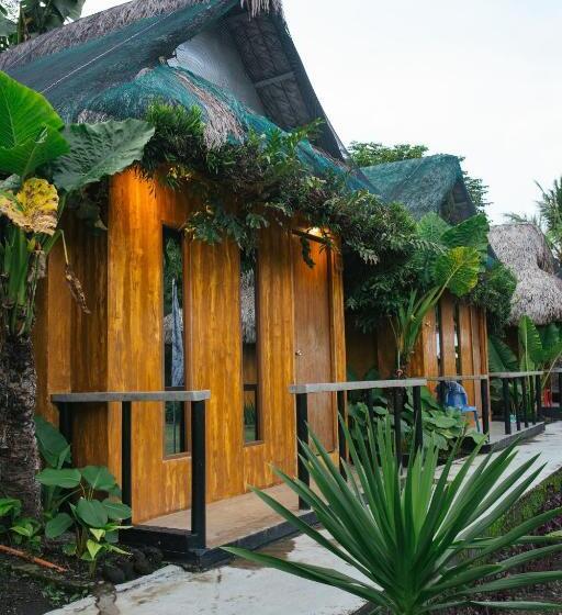 اتاق سوپریور, Your Brothers House Tribal Village