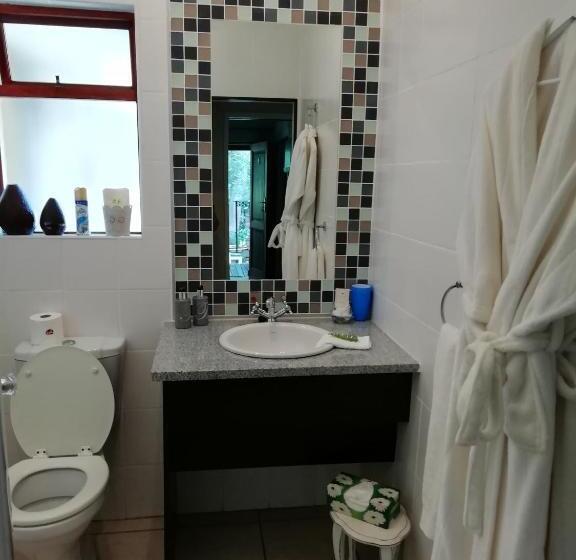 חדר סטנדרט נוף לגינה, Rustic Butler B&b