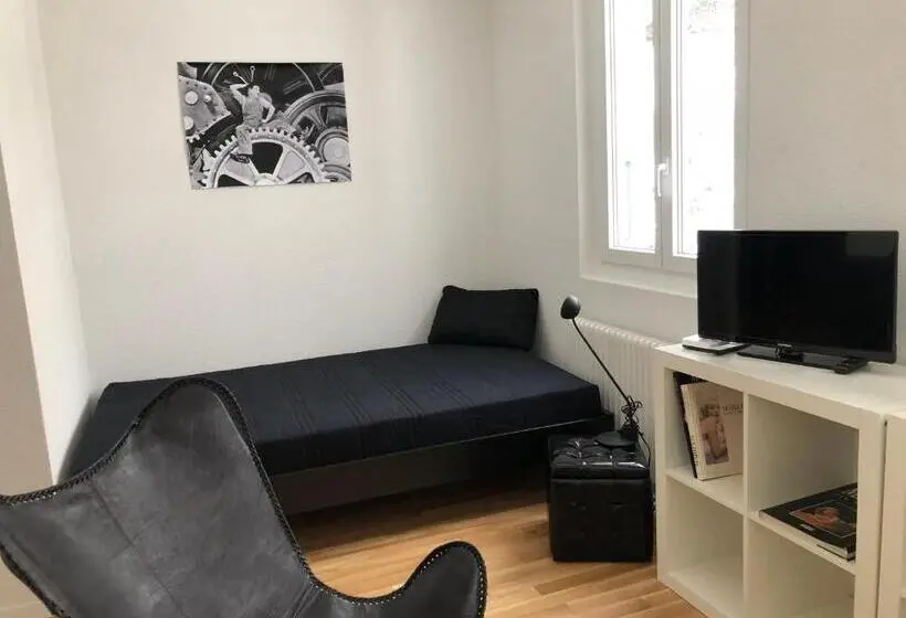 庭の見えるシングルルーム, La Maison Des Copains