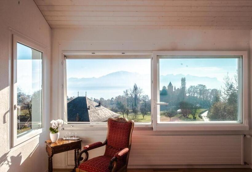 חדר דלוקס, La Maison Des Copains