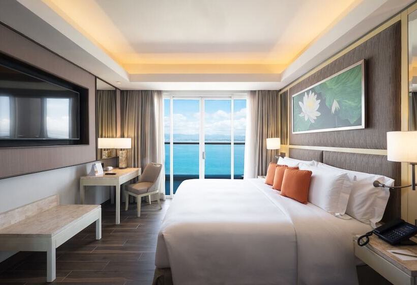 اتاق لوکس با چشمانداز دریا, Dusit Thani Mactan Cebu Resort