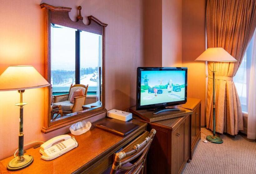 高级大房间, A Brand