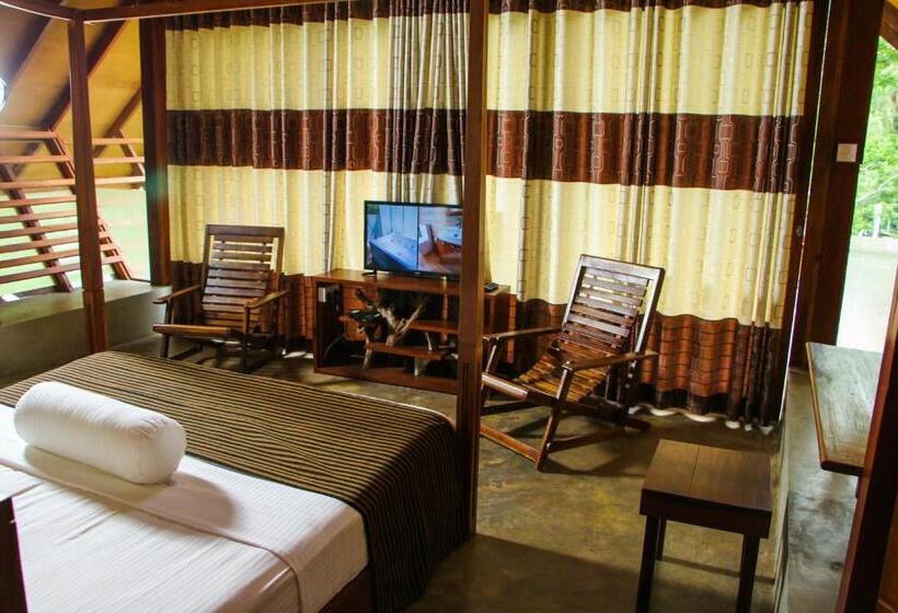 سوییت لوکس, Aloft Grand Hotel Ella