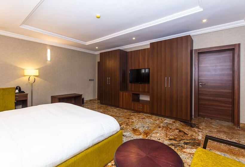 سوییت لوکس, Joygate Hotel & Suites