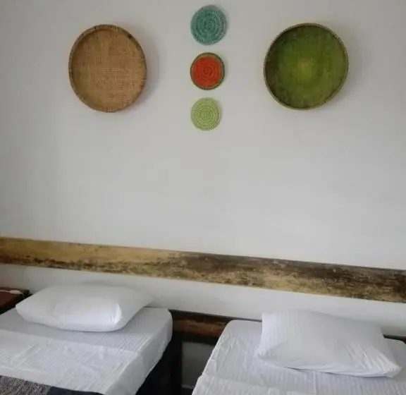 اتاق استاندارد با سرویس بهداشتی مشترک, Urban Lodge