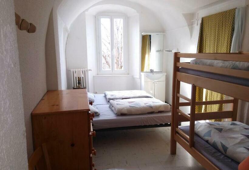 اتاق استاندارد چهار تخته, Maison Familiale Des Gueyniers