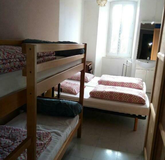 اتاق استاندارد چهار تخته, Maison Familiale Des Gueyniers
