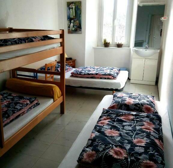 اتاق استاندارد چهار تخته, Maison Familiale Des Gueyniers