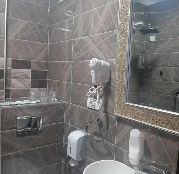 اتاق لوکس, Usce