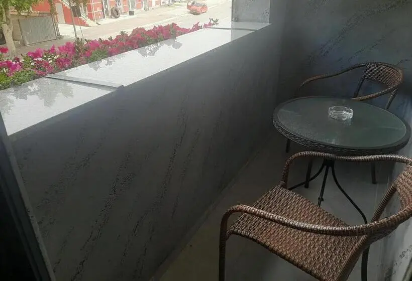 اتاق استاندارد سه تخته با بالکن, Usce