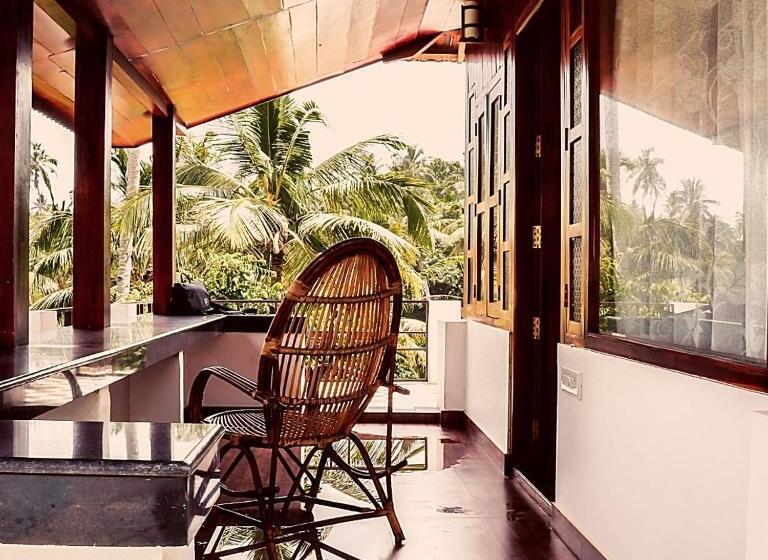 اتاق استاندارد با بالکن و چشم‌انداز دریا, Sherly Cottages