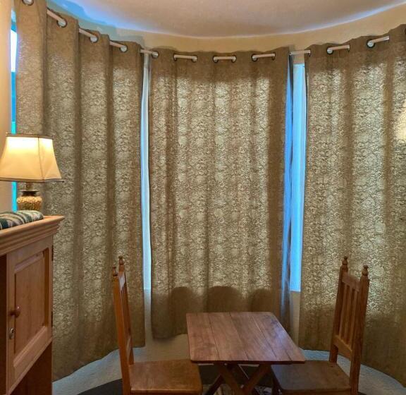 اتاق استاندارد, Mandala’s Hostal