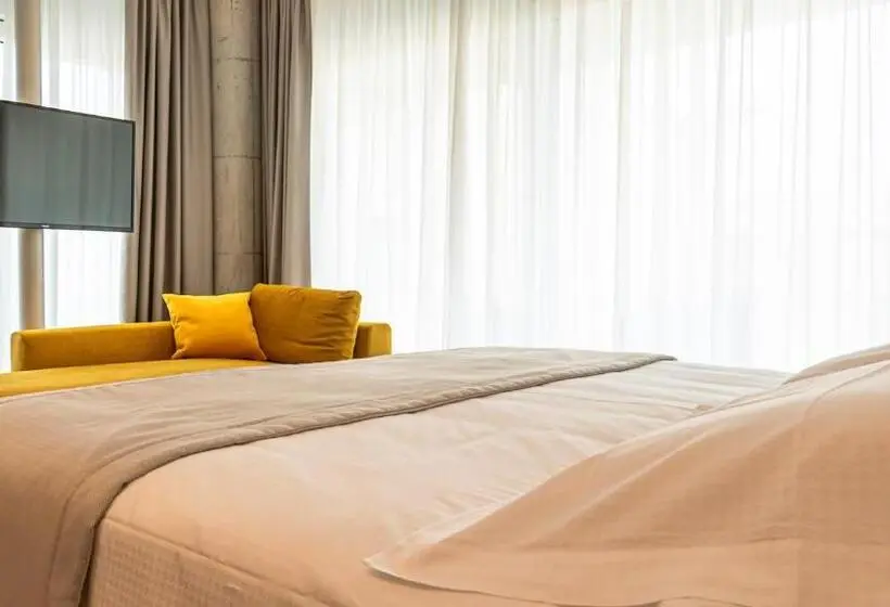Deluxe Kolmen Hengen Huone, Solho