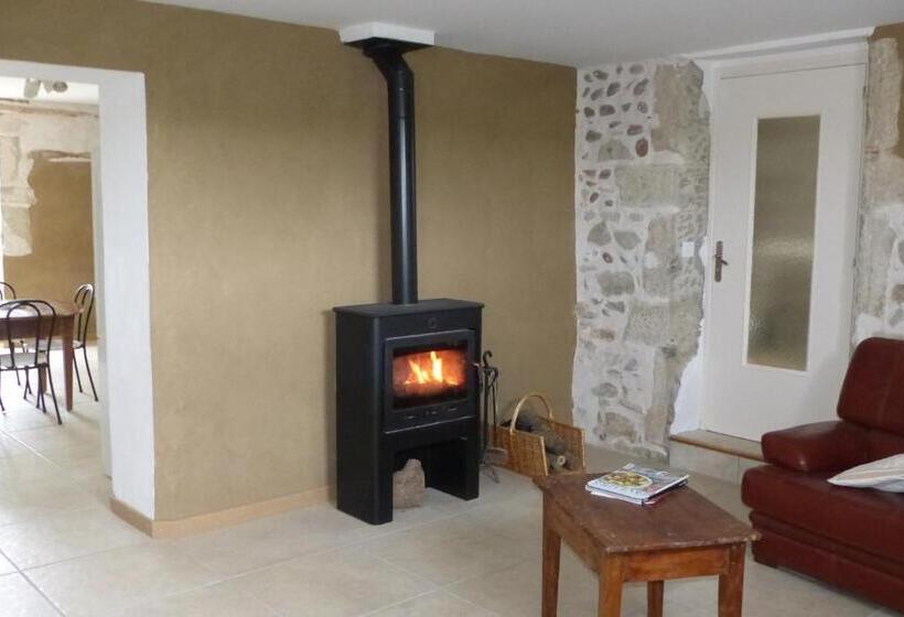 غرفة قياسية, La Ferme De Chaleyre