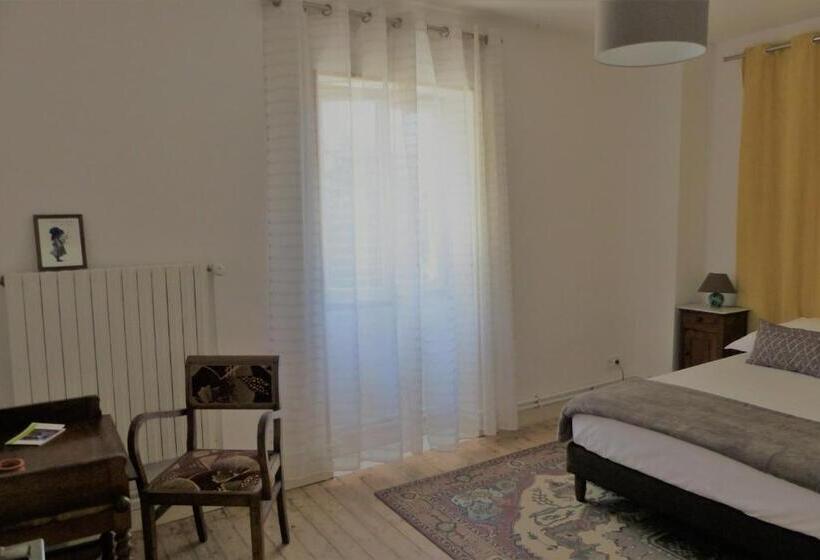 اتاق استاندارد, La Ferme De Chaleyre
