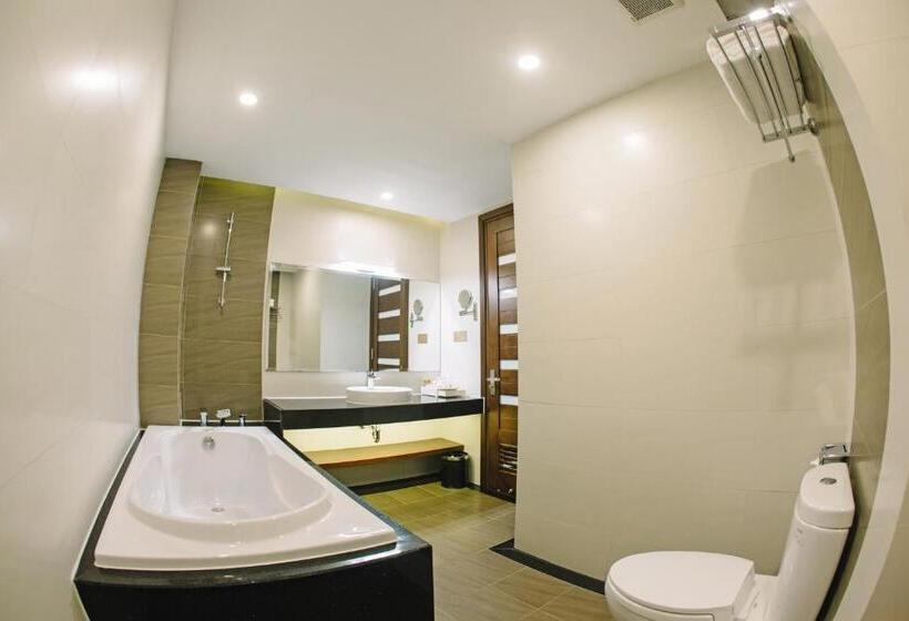 اتاق استاندارد با تخت بزرگ, Duc Huy Grand