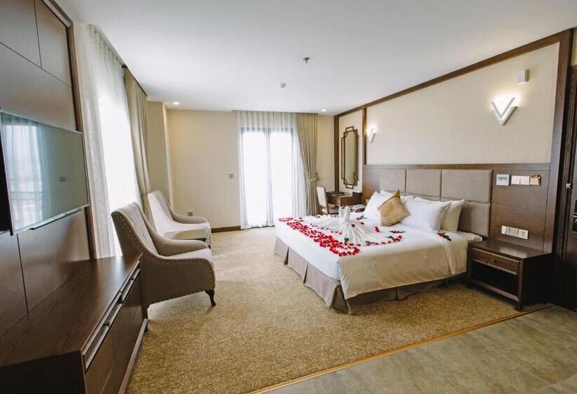 اتاق استاندارد با تخت بزرگ, Duc Huy Grand