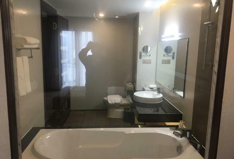 اتاق لوکس, Duc Huy Grand