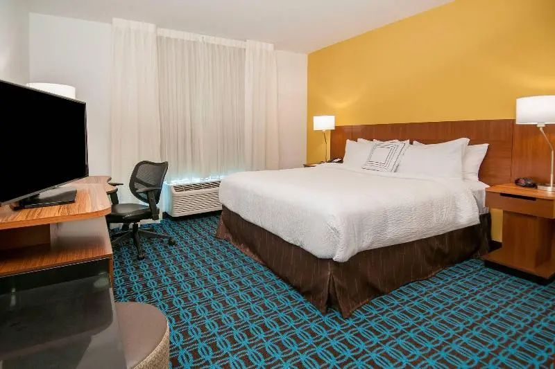 キングサイズベッドのスタンダードルーム, Fairfield Inn & Suites By Marriott Laplace