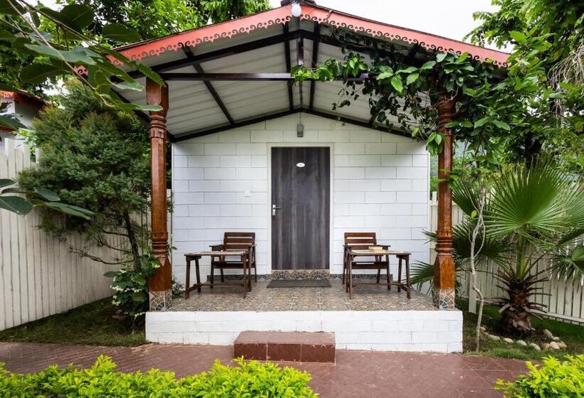 اتاق استاندارد با چشم‌انداز باغ, Neer Ganga Resorts
