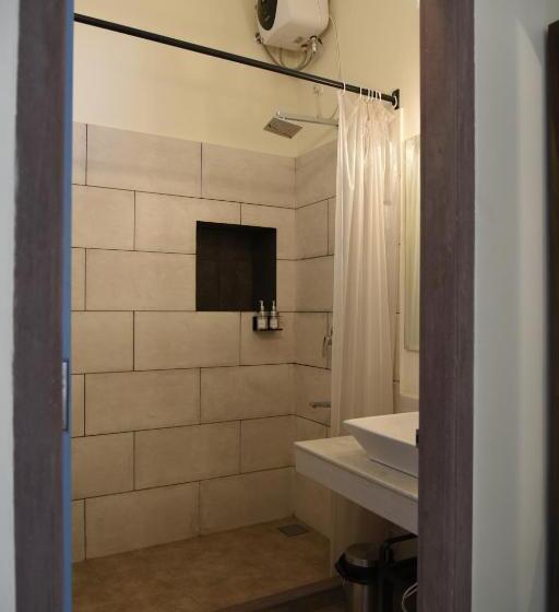 디럭스 룸, Baijoo Niwas