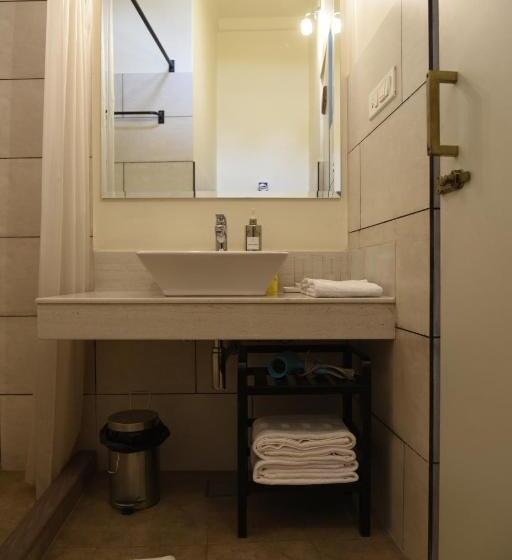 디럭스 룸, Baijoo Niwas