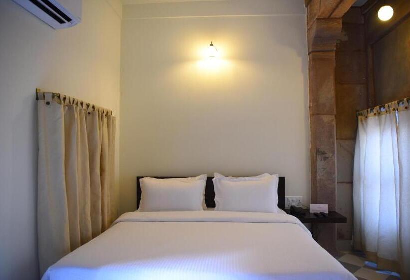 스탠다드 룸 킹사이즈 침대, Baijoo Niwas