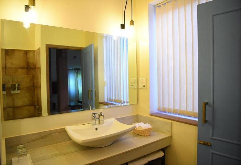 스위트 킹사이즈 침대, Baijoo Niwas