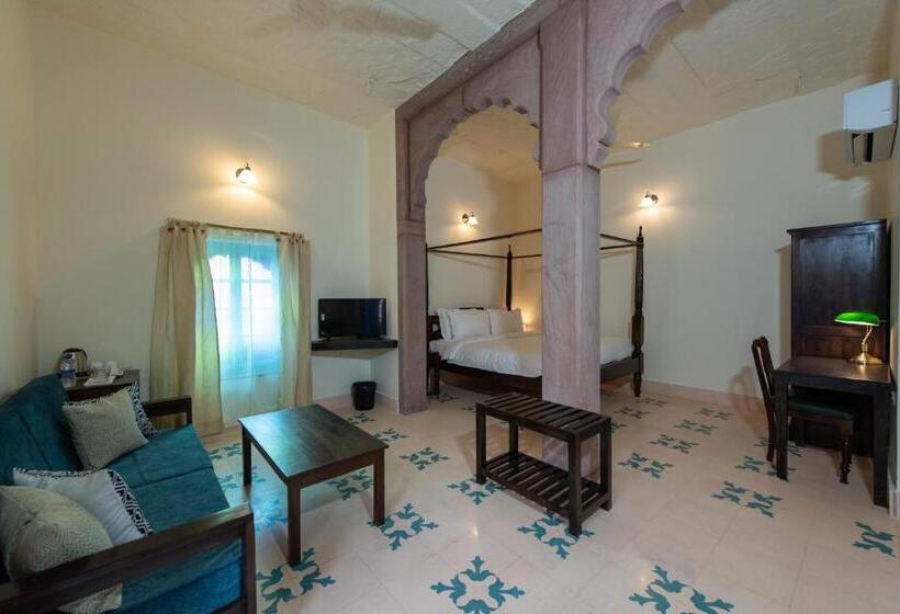 스위트 킹사이즈 침대, Baijoo Niwas