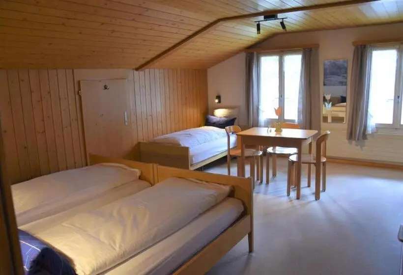 Quarto Triplo Estandar, First Lodge