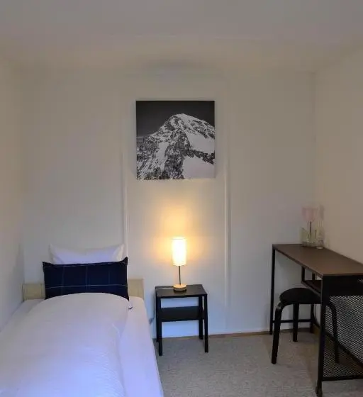Quarto Estandar Individual Banheiro Compartilhado, First Lodge