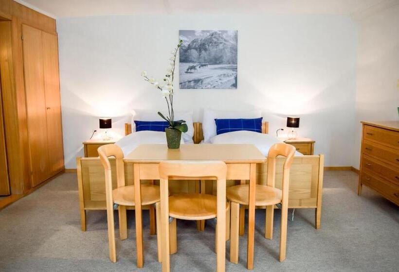 StandaardKamer, First Lodge
